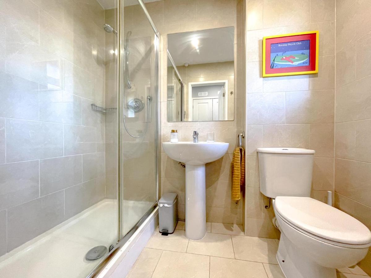 Escape To Tranquil 1 Bed, Poole Villa Canford Magna Exterior photo
